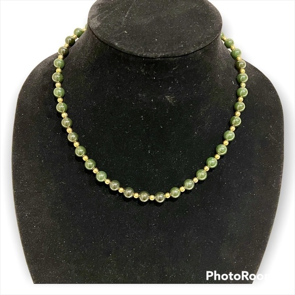 Vintage Chalcedony dark green beads short 8” necklace, unbranded - Picture 1 of 7